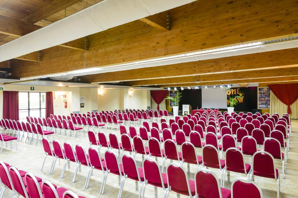 Pian Dei Mucini Resort Il Borgo Massa Marittima Eksteriør billede