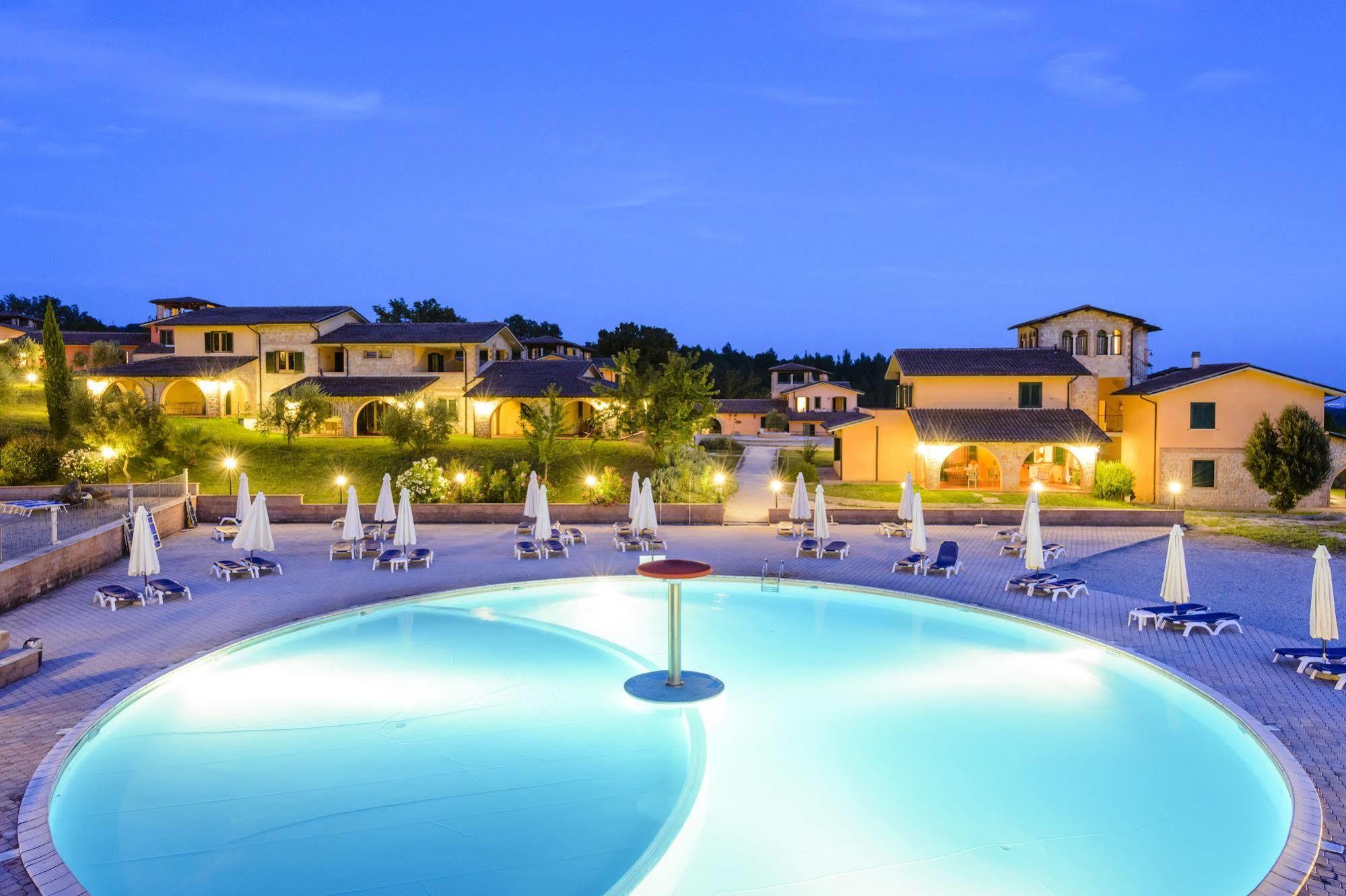 Pian Dei Mucini Resort Il Borgo Massa Marittima Eksteriør billede