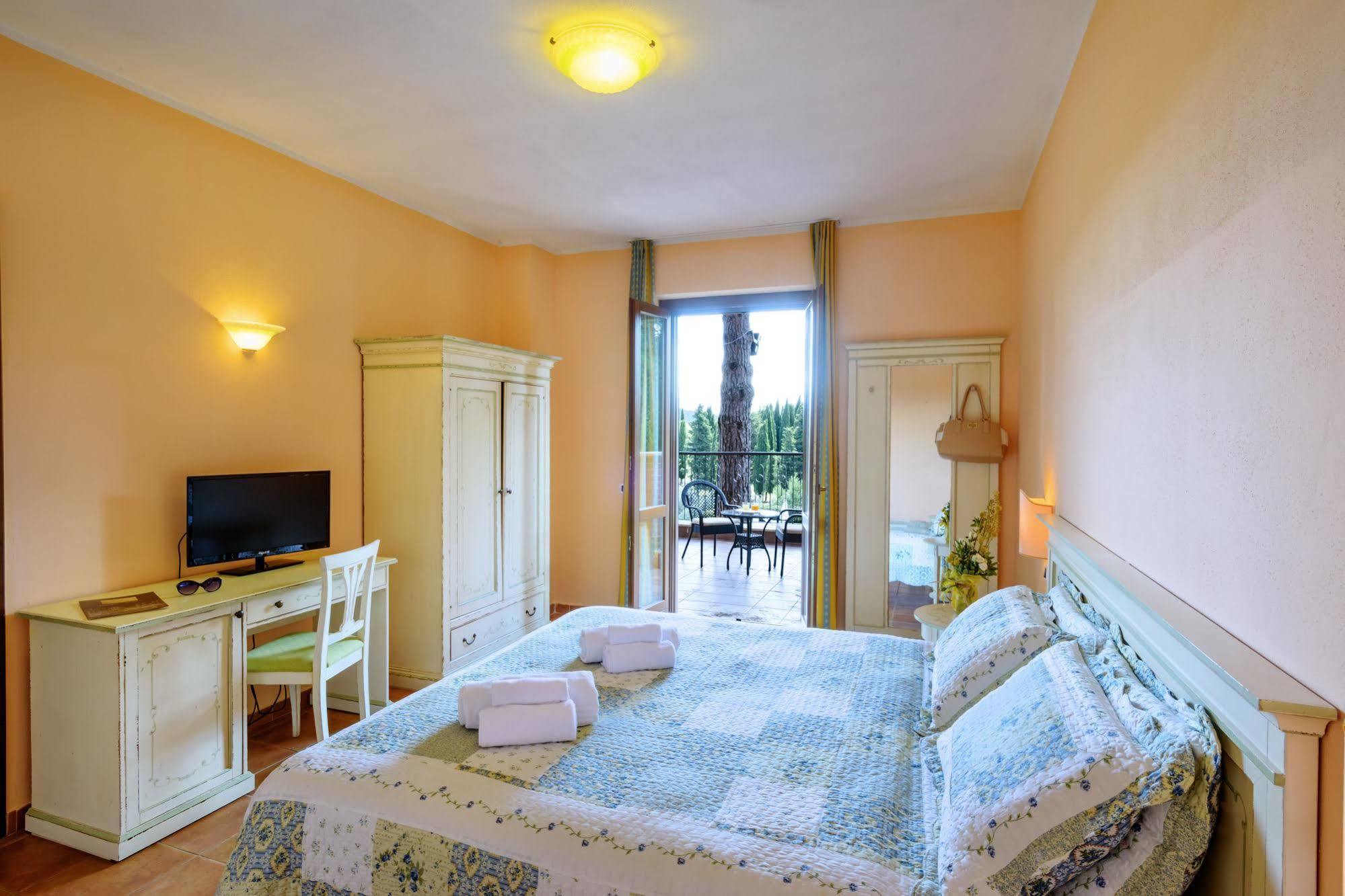 Pian Dei Mucini Resort Il Borgo Massa Marittima Eksteriør billede
