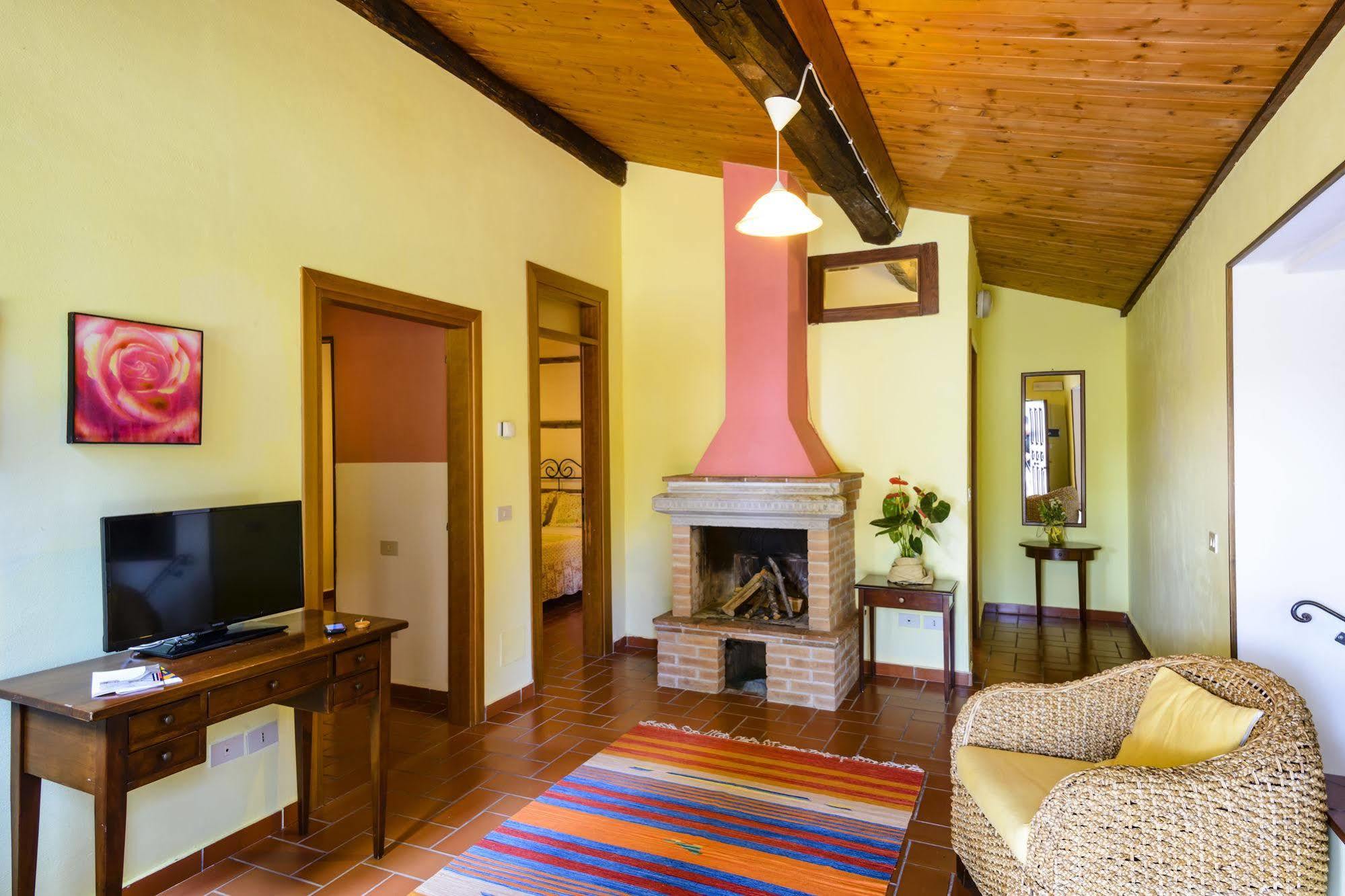 Pian Dei Mucini Resort Il Borgo Massa Marittima Eksteriør billede